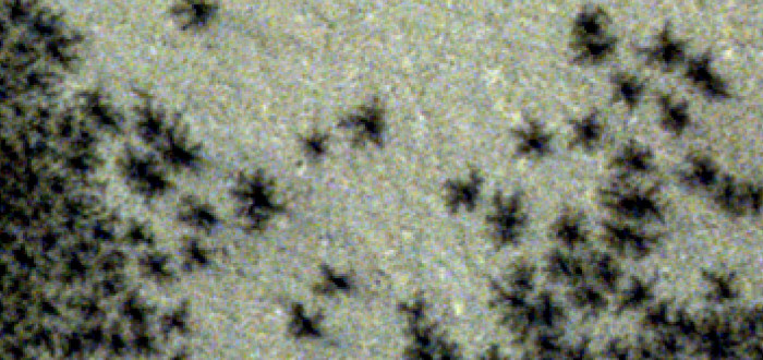 Na Marsu se objevují ohavní černí pavouci. Odhalily je satelitní snímky u Města Inků