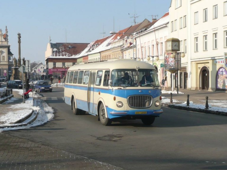 Přijďte se podívat na krásný historický autobus!