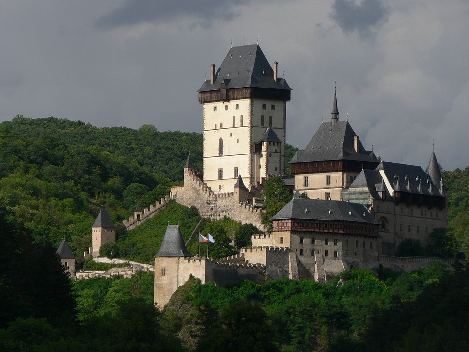 Od 11. ledna do 5. února bude návštěvníkům hrad Karlštejn uzavřen