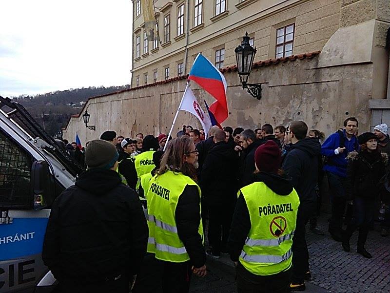 Účastníci sobotní demonstrace Hnutí Úsvit a Bloku proti islámu.
