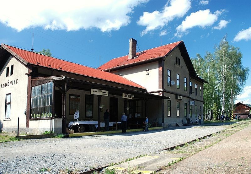 Nádraží z Ostře sledovaných vlaků