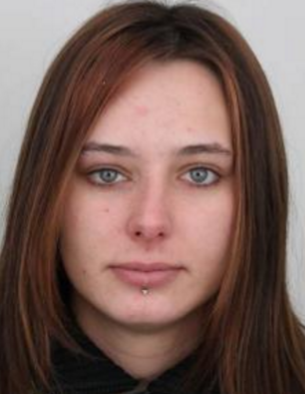 Žena trpí halucinacemi, je paranoidní, má nepředvídatelné jednání...
