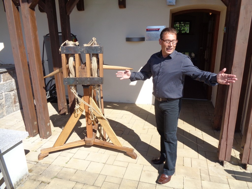 Jan Vizner u středověké obléhací zbraně