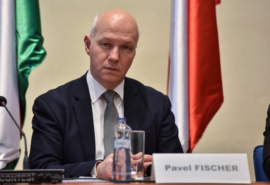 Pavel Fischer upozorňuje na to, že Babiš je obchodník a ví, co mu vynese hlasy