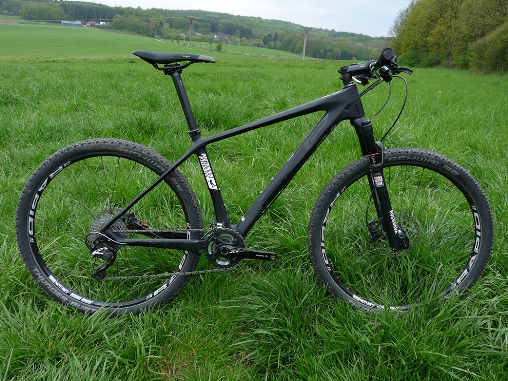 Celokarbonové závodní horské kolo Superior XP 977 CRB