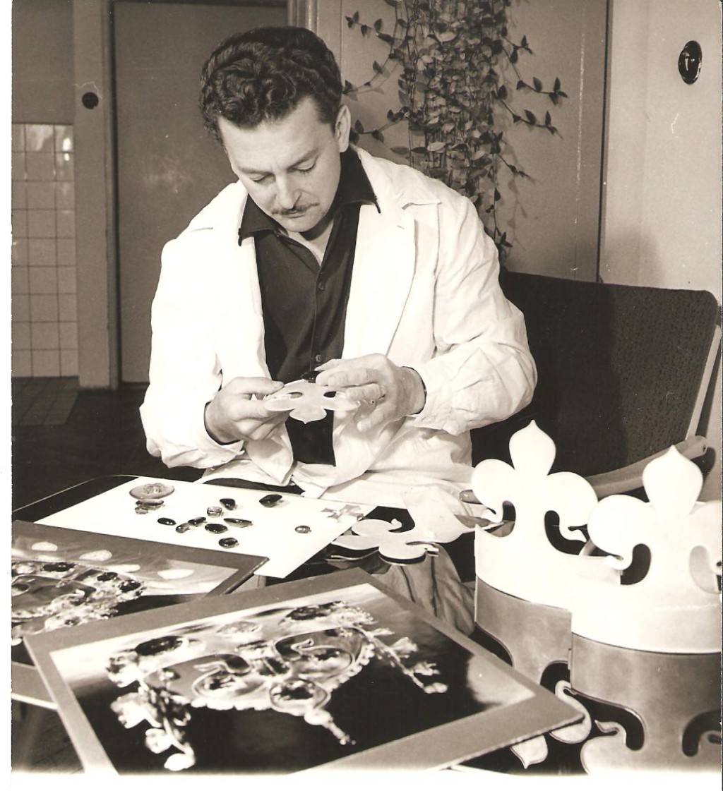 Výroba kopie Svatováclavské koruny v roce 1966