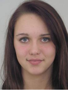 Popis: datum narození: 23. 5. 2002, výška asi 160 cm, střední postava, hnědočerné vlasy, zelená barva oči, pátrání vyhlášeno: 4.3.2016, nakažlivou nemoc nemá, státní příslušnost: Česká republika