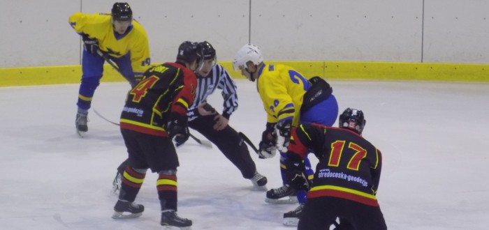 Ze vzájemných utkání v základní části nasbíral více bodů HC Junior Mělník. Po domácím vítězství 5:2 urval bod i na černošickém ledě, kde prohrál v prodloužení 2:3