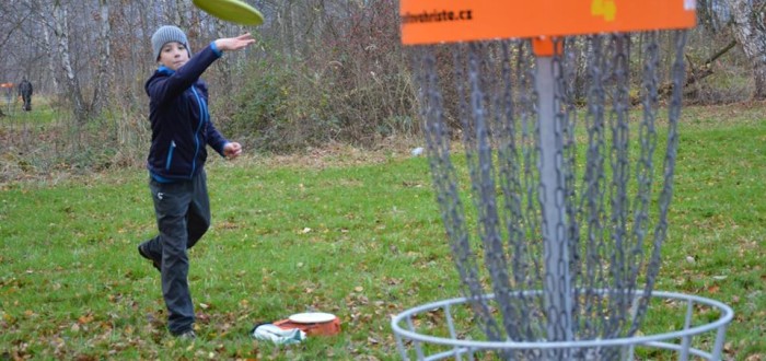 Discgolf může hrát každý v kterémkoliv ročním období