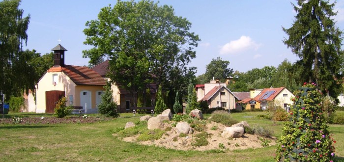 Kaplička a park v centru města procházejí obnovou