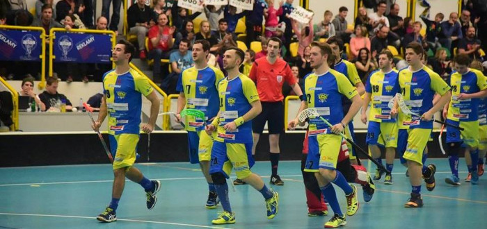 Králův Dvůr (ve žlutém) v úvodním utkání play-off udolal Liberec 5:4