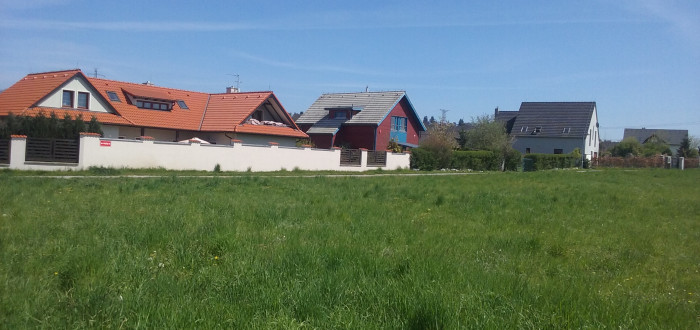 Rodinné vilky a domy v dnešních Měchenicích