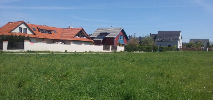 Rodinné vilky a domy v dnešních Měchenicích
