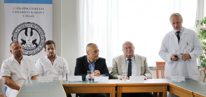 Vyšetření je bezbolestné, provádí se za pomocí ultrazvuku
