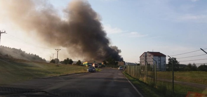 AKTUÁLNĚ: Příbram zasáhl požár v areálu Ravaku