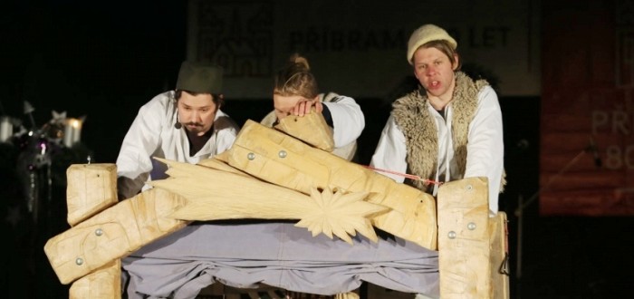Blíží se zahájení adventu. Některá města to pojala v rámci tradic, jinde lákají na známé tváře nebo pestrý program s překvapením