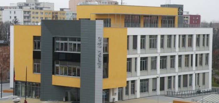 Městský úřad, adaptace obchodního domu Máj - Kralupy