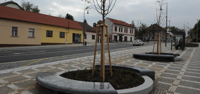 Oprava Pražské ulice trvala osm měsíců.
