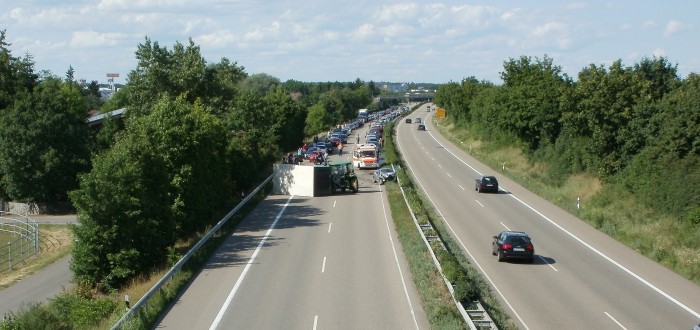 Na místě se vytvořila sedm kilometrů dlouhá kolona