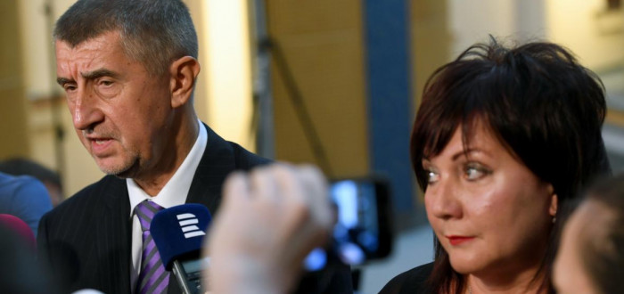 Alena Schillerová vystudovala obor právo na Právnické fakultě Masarykovy univerzity