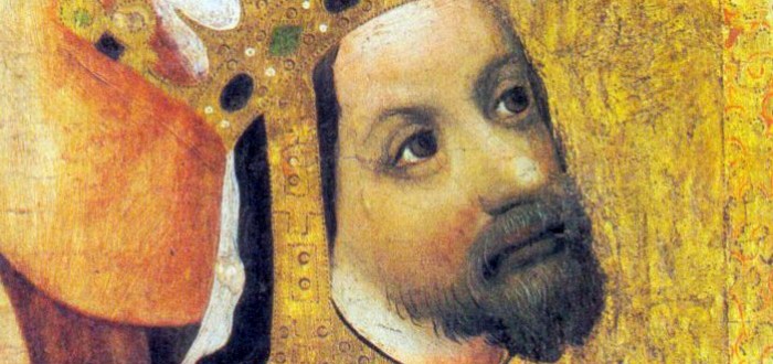 Karel IV. nechal ze slavných korunovačních klenotů původně zhotovit pouze korunu. Žezlo a jablko přibyly časem