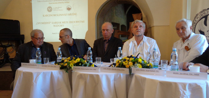 Zleva: prof. Luboš Petruželka, prof. Alexi Šedo, prof. Štěpán Svačina, prof. Zdeněk Krška a primář Josef Hořejš