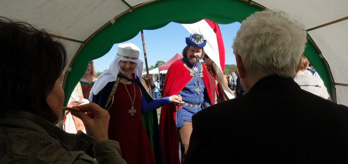 Svatý Václav s babičkou Ludmilou vyrazili na tržiště
