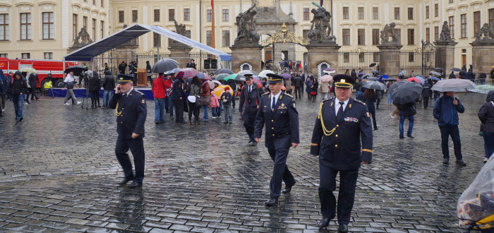 Den hasičů se odehrával za deštivého psího počasí