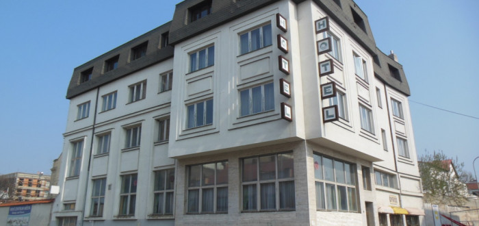 Hotel Praha půjde k zemi už v srpnu