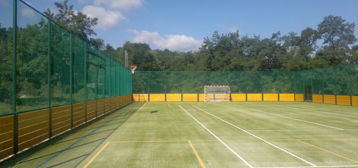 Sportovní hřiště na Farském kopci