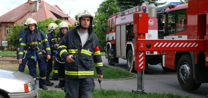 U požáru zasahovali profesionálové z kladenského sboru