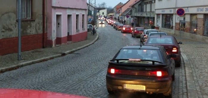 Ilustrační foto. Kolony budou stát v Benešově