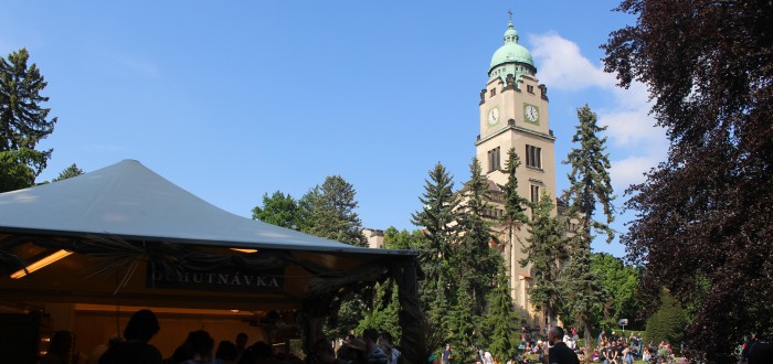 Vše se odehrávalo u zdejší dominanty - kostela