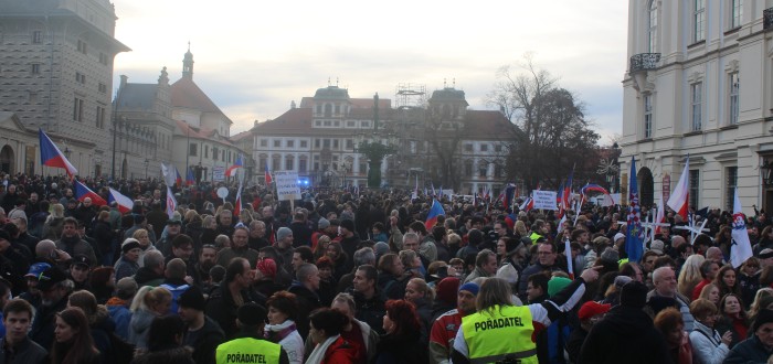 Na náměstí bylo dle organizátorů na 12000 lidí