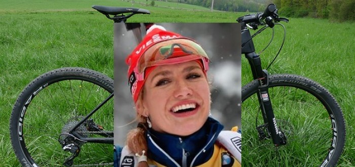 Na celokarbonovém kole Gabriela Soukalová v létě trénovala