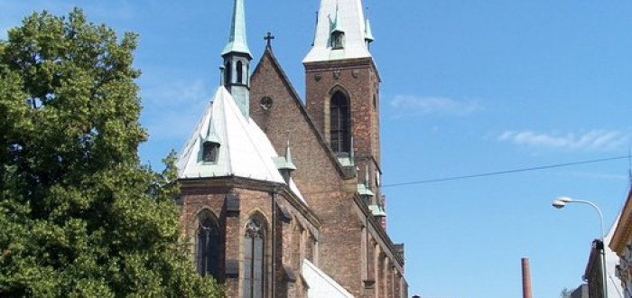 kostel Nanebevzetí P. Marie a sv. Václava není jediným kostelem, kde se koná půlnoční