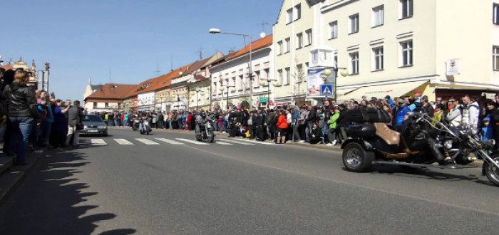 Motosraz v Poděbradech je již legendárním