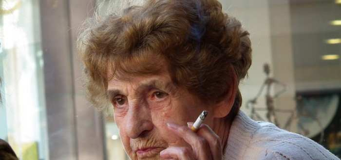 Především ve vyšším věku hrozí kuřákům velké riziko různých chorob