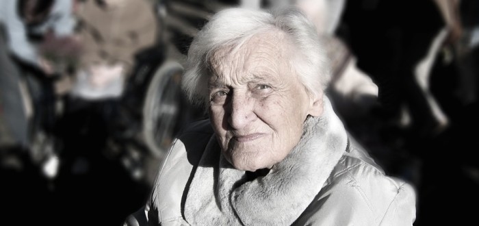Seniorka přišla o životní úspory