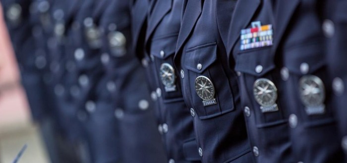 Nemáte práce? Zkuste to u policie