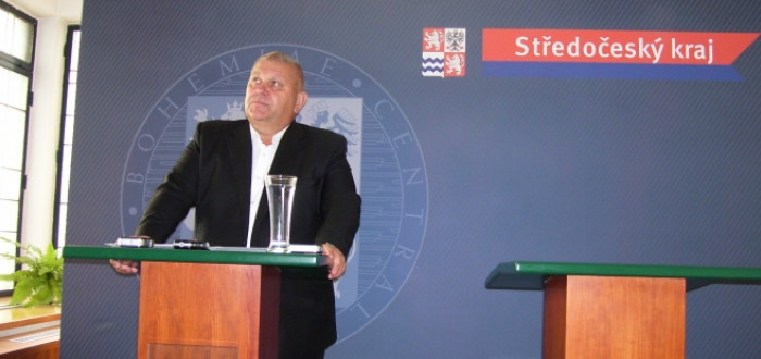 Aby se nám úředníčci neupekli, nebožátka...