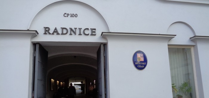 Město se chystá přestavět kasárny na sociální centrum