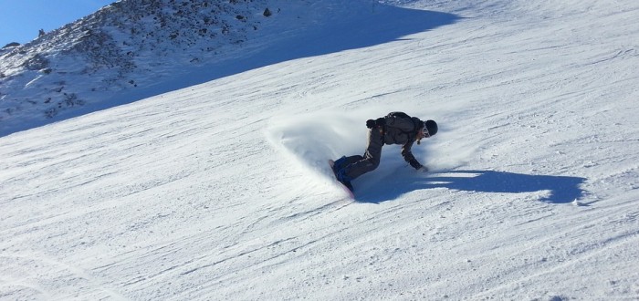 Rychlost osvojení techniky jízdy na snowboardu také velmi ovlivňuje druh sněhu