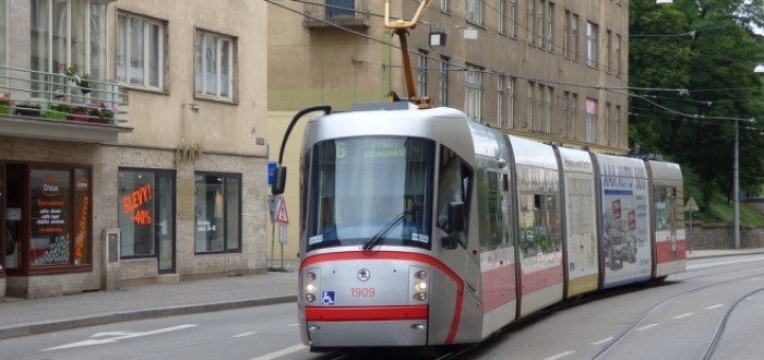 Noční linky mohly nahradit autobusy..