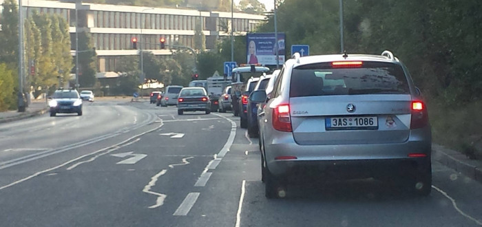 Ráno zdržení zhruba čtvrt hodiny, odpoledne klidně čtyřicet minut