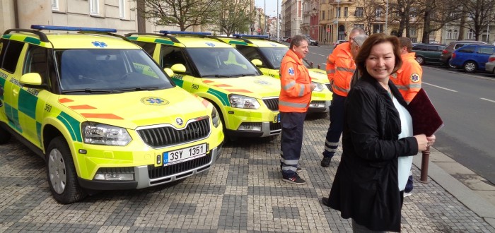 Nové vozy Škoda Yeti před krajským úřadem Středočeského kraje