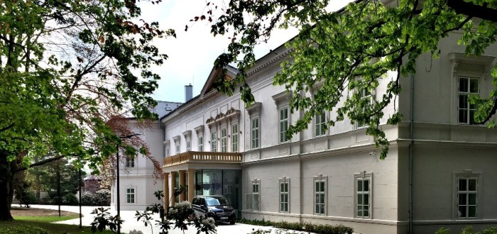 Z pomalu chátrajícího zámku se povedlo udělat místo, které stojí za návštěvu