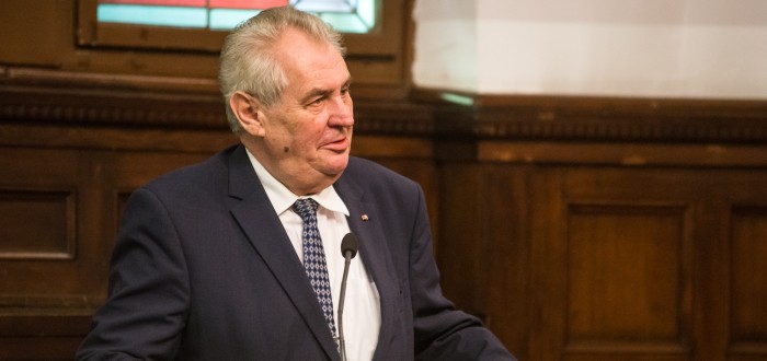 Miloš Zeman se snaží každou věc vysvětlit, ovšem mnohdy sklouzne k hodně zvláštním teoriím