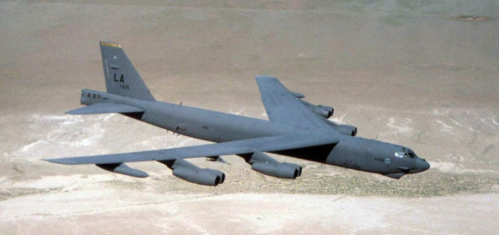 Bombardér B-52 je trvalkou v americkém letectvu. Dostane nové motory, což prodlouží o další dekády jejich aktivní službu