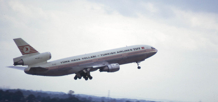 Snímek tragického letounu DC-10 pořízený v Londýně v létě roku 1973